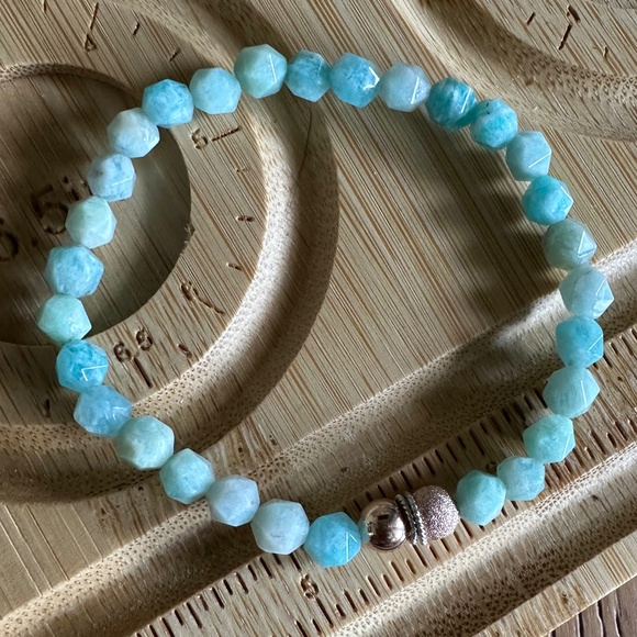 Polished Faceted 6mm Amazonite Stretch Bracelet w/ Rose Gold & Silver Spacers - Picture 6 of 6